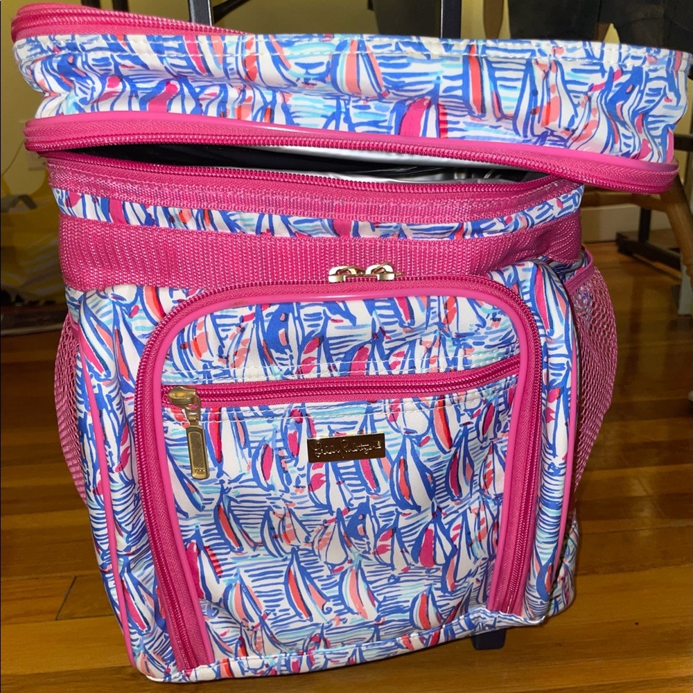NWT Lilly Pulitzer Red Right Return Roller Cooler w/ Beach Pong Set